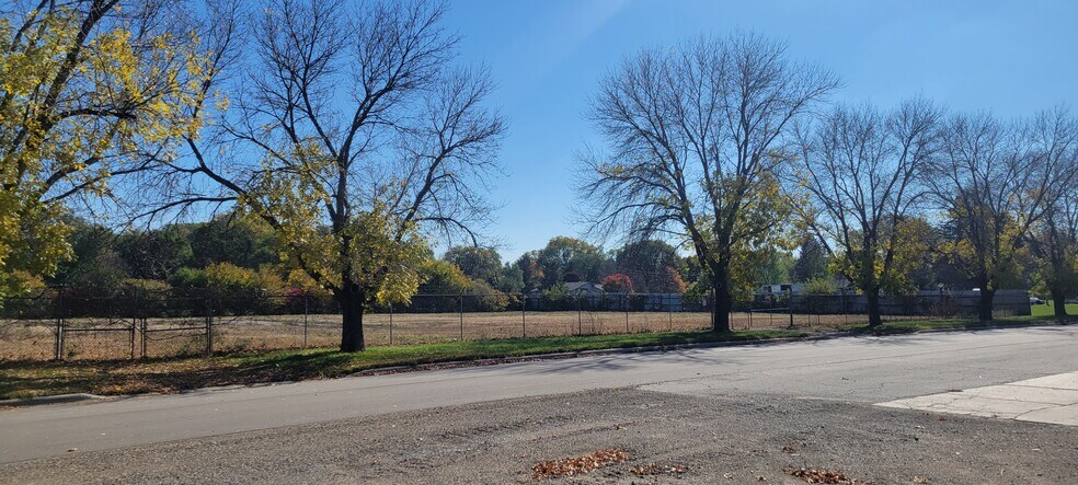 20966 Monroe St, Mason City, IA à vendre - Photo de l’immeuble – Image 2 sur 11