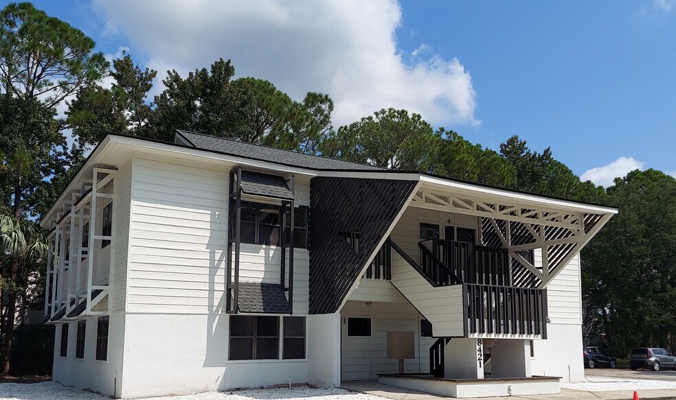 8421 Baymeadows Way, Jacksonville, FL à louer - Photo principale – Image 1 sur 16