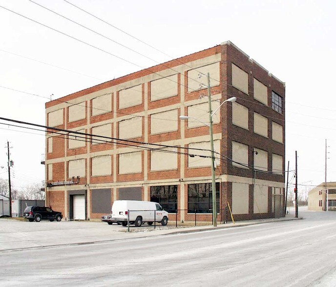 2058 Dr Martin Luther King Jr St, Indianapolis, IN à vendre - Photo de l’immeuble – Image 3 sur 4