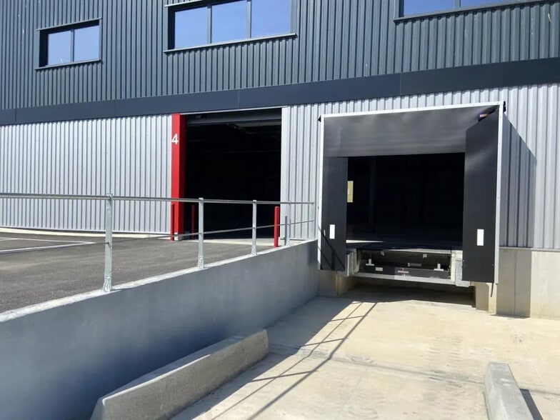 Industriel/Logistique dans Chartres à louer - Photo de l’immeuble – Image 3 sur 14