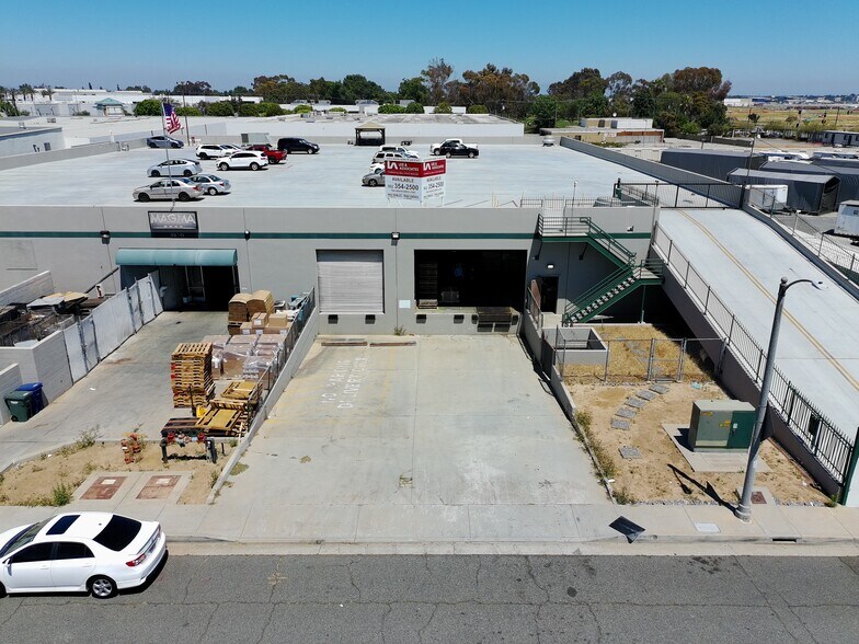 3940 Pixie Ave, Lakewood, CA à louer - Photo de l’immeuble – Image 3 sur 17