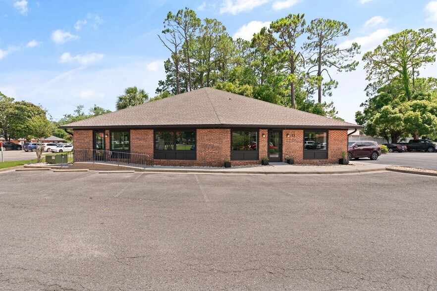 3215 Shrine Rd, Brunswick, GA à vendre - Photo de l’immeuble – Image 1 sur 43