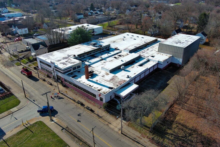 1018 Grant St, Akron, OH à vendre - Aérien – Image 2 sur 8