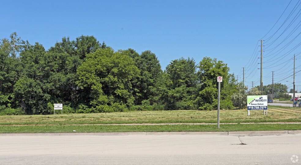 1520 Notion Rd, Pickering, ON à vendre - Photo de l’immeuble – Image 2 sur 3