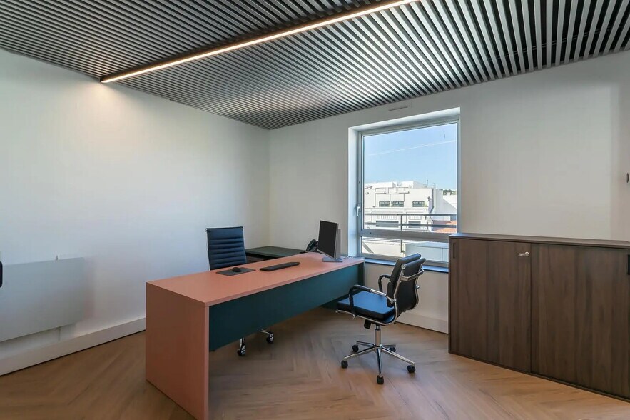 Bureau dans Puteaux à louer - Photo de l’immeuble – Image 2 sur 7