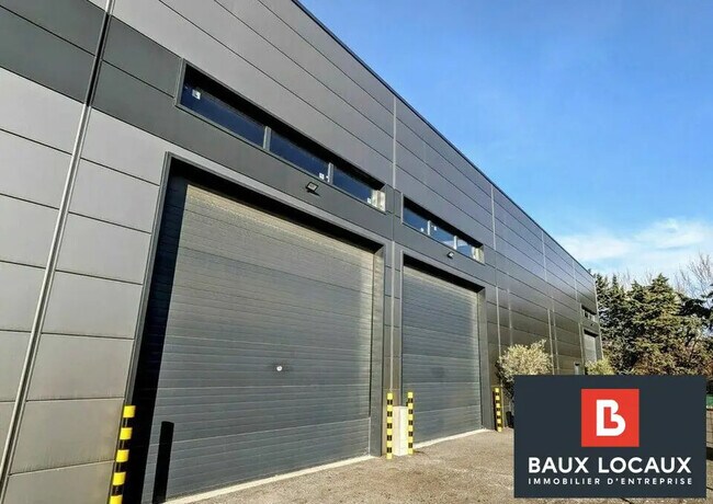Plus de détails pour 253 Rue Des Marchands, Aigues-Mortes - Local d'activités à louer