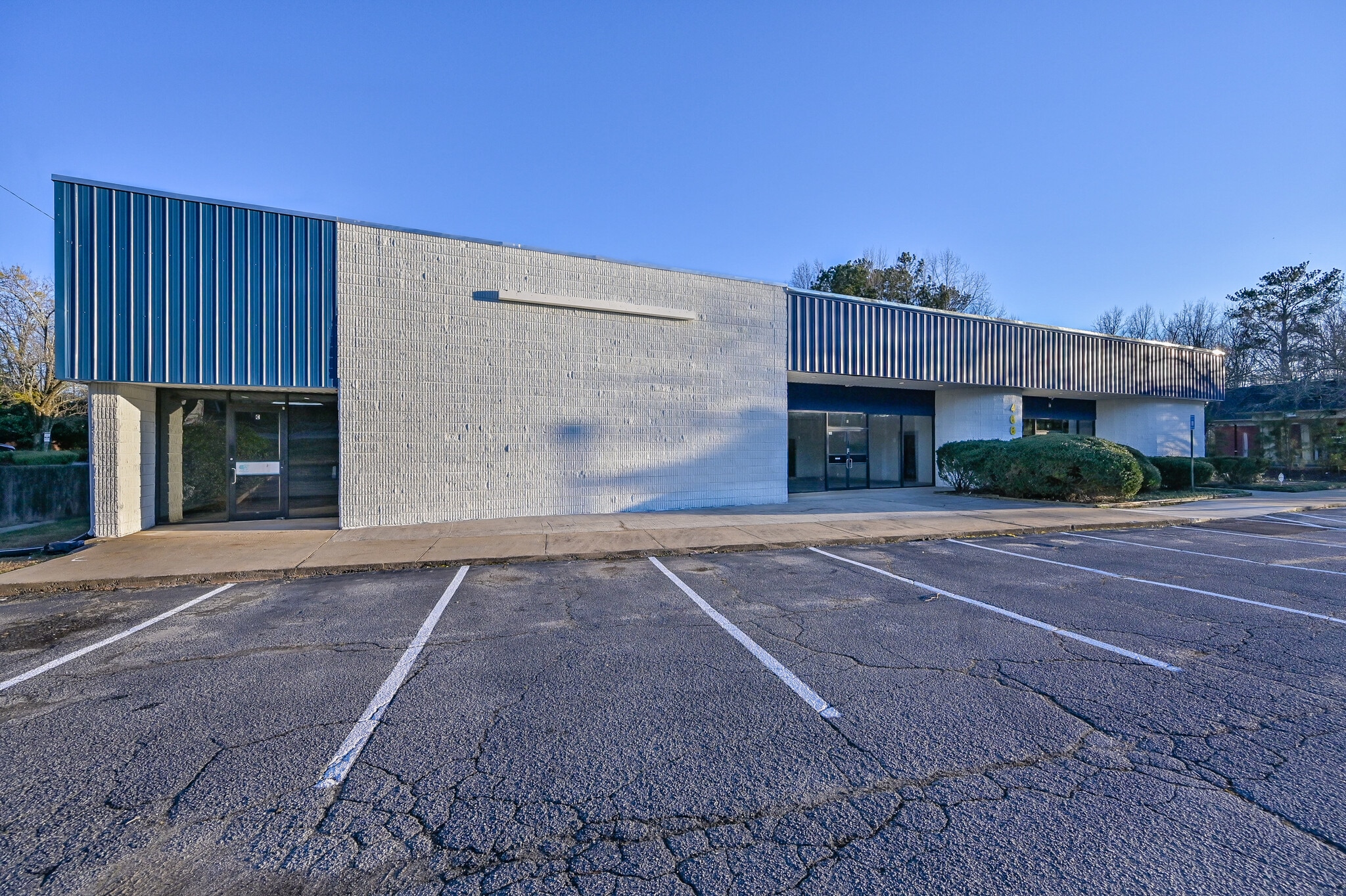 4664 Lawrenceville Hwy NW, Lilburn, GA à vendre Photo intérieure– Image 1 sur 31