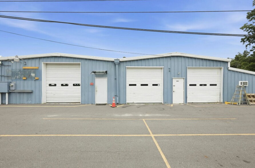 3102 Oaks Rd, New Bern, NC à louer - Photo de l’immeuble – Image 3 sur 14