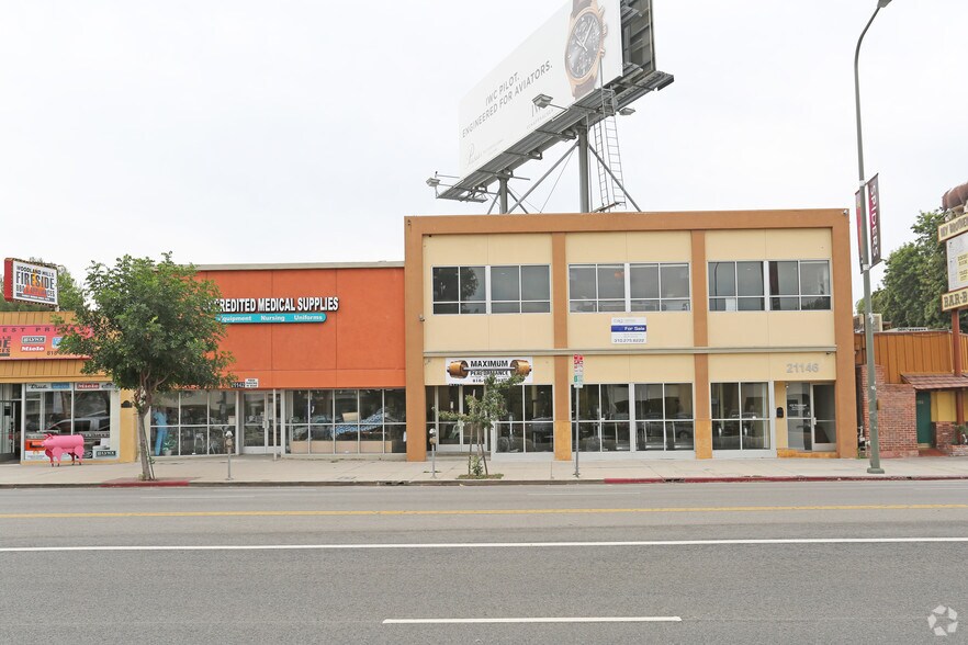 21144-21146 Ventura Blvd, Woodland Hills, CA à louer - Photo de l’immeuble – Image 2 sur 4
