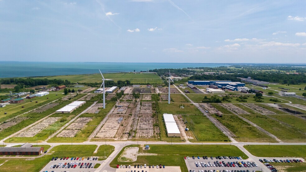 5225 W Lakeshore Dr, Port Clinton, OH à vendre - Photo de l’immeuble – Image 3 sur 10