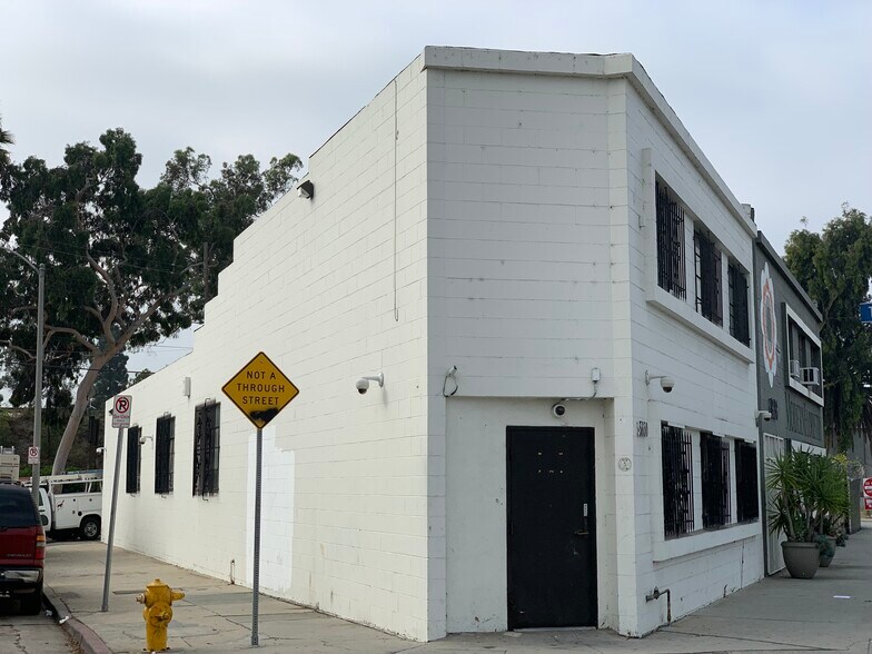 5650 W Washington Blvd, Los Angeles, CA à louer - Photo de l’immeuble – Image 2 sur 33