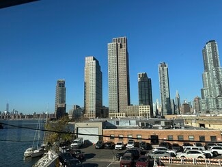 Plus de détails pour 53-21 Vernon Blvd, Long Island City, NY - Bureau à louer