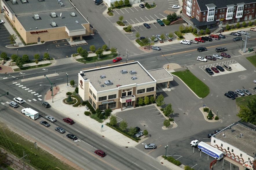 706 Walnut St N, Chaska, MN à louer - Aérien – Image 2 sur 19