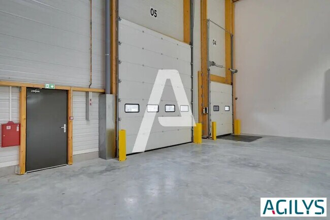 Plus de détails pour Industriel/Logistique à louer
