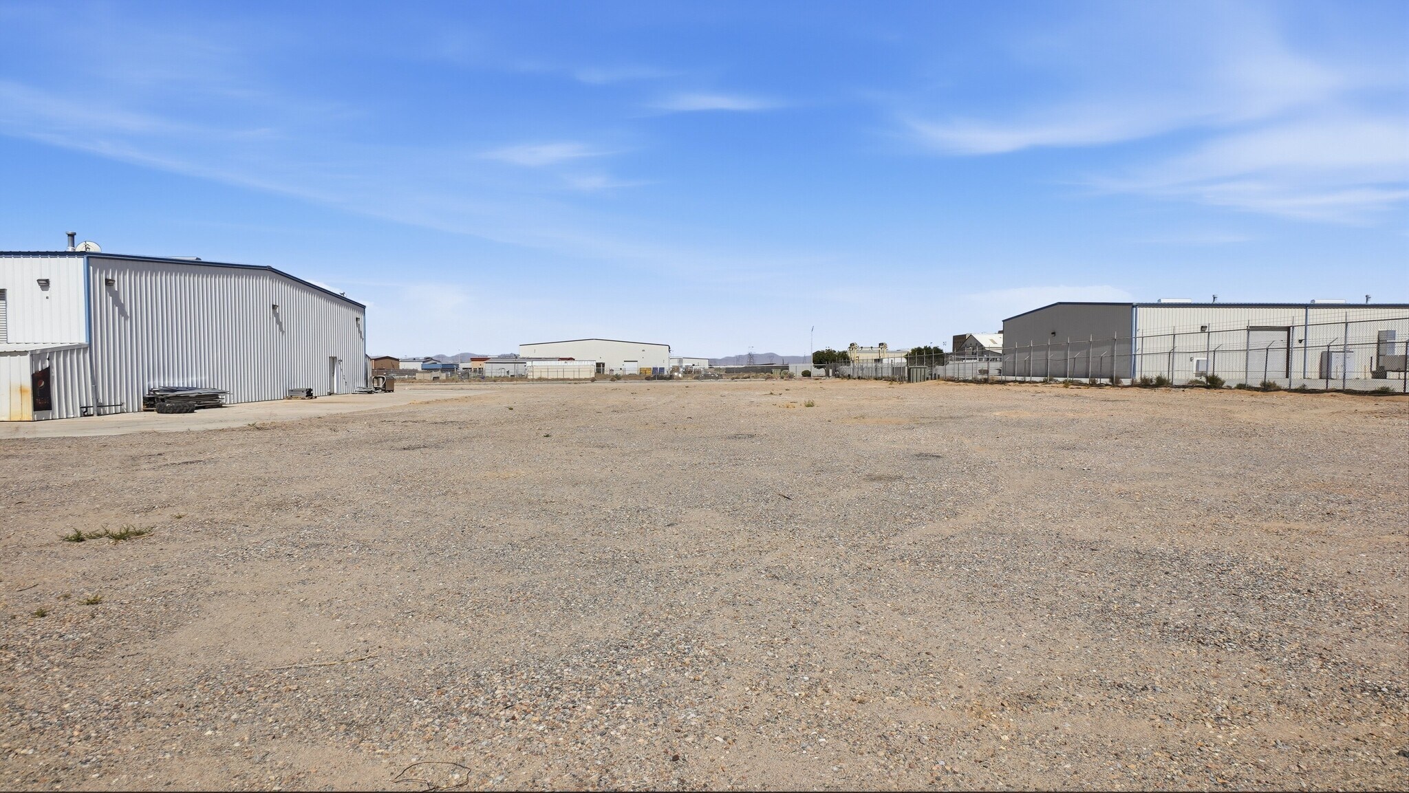 9253 Cassia Rd, Adelanto, CA à louer Photo de l’immeuble– Image 1 sur 15