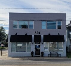 801 W 11 Mile Rd, Royal Oak, MI à louer Photo intérieure– Image 1 sur 10