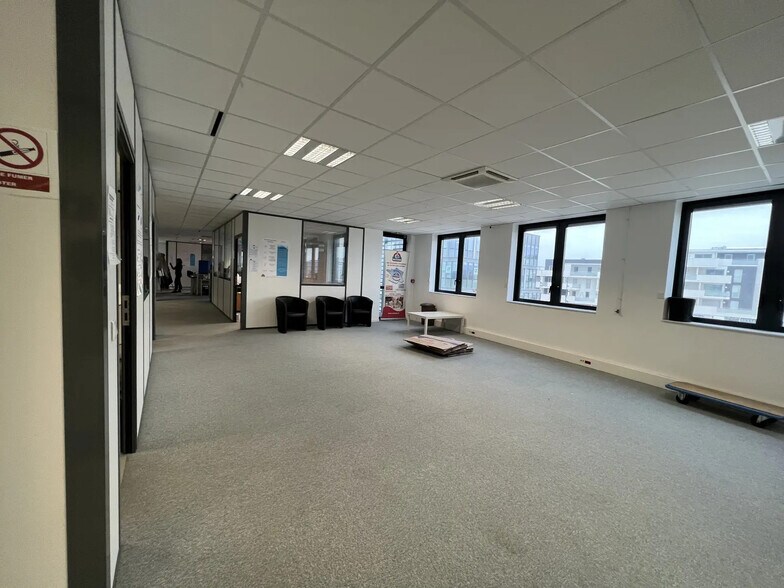 6 Rue Henri Moissan, Bezannes à louer - Photo de l’immeuble – Image 3 sur 5