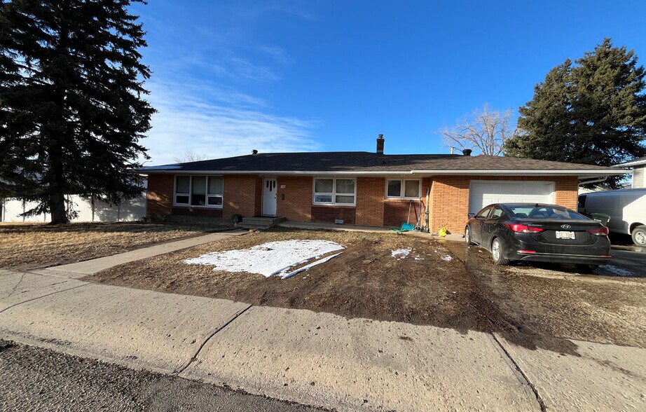 101 6 St SE, Medicine Hat, AB à louer - Photo de l’immeuble – Image 3 sur 8
