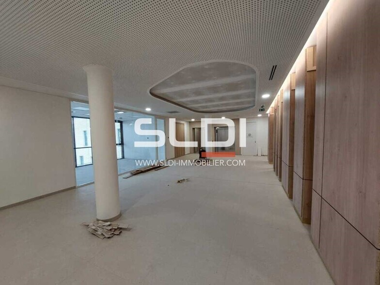 2 Rue Marcel Dassault, Genas à louer - Photo intérieure – Image 2 sur 10