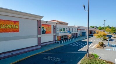 264-350 Middle Country Rd, Coram, NY à louer Photo de l’immeuble– Image 2 sur 16