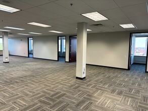 12115 Lackland Rd, Maryland Heights, MO à louer Photo de l’immeuble– Image 2 sur 8