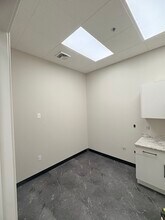 251 W Main St, Branford, CT à louer Photo intérieure– Image 1 sur 4