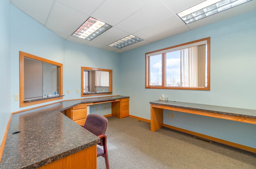 5225 Hampton Pl, Saginaw, MI à vendre - Photo intérieure – Image 3 sur 19