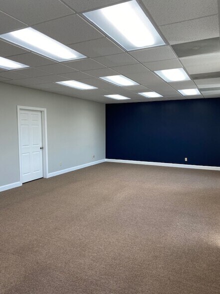 4004 E Morgan Ave, Evansville, IN à vendre - Photo intérieure – Image 2 sur 4