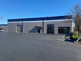 Plus de détails pour 2425-2515 NE Riverside Way, Portland, OR - Industriel/Logistique à louer