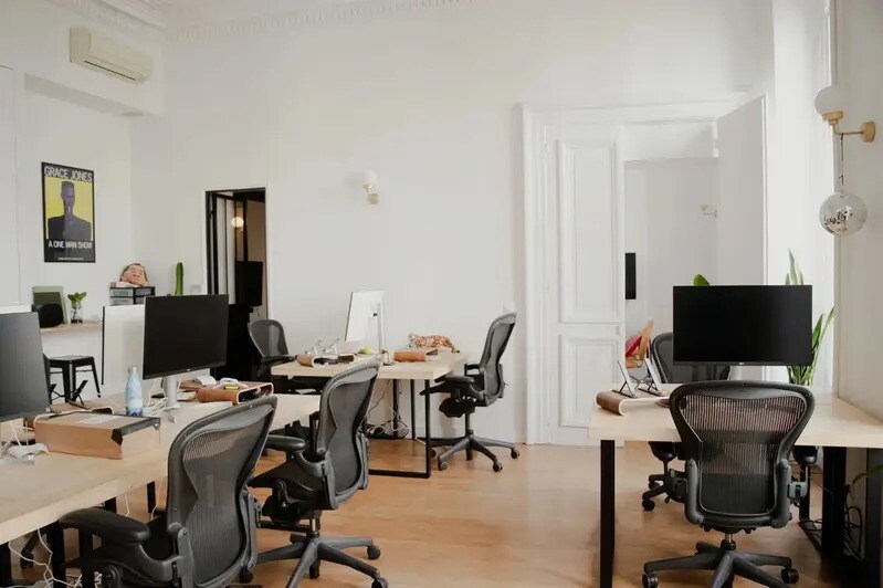 13-15 Rue Des Petites Ecuries, Paris à louer Photo intérieure– Image 1 sur 6