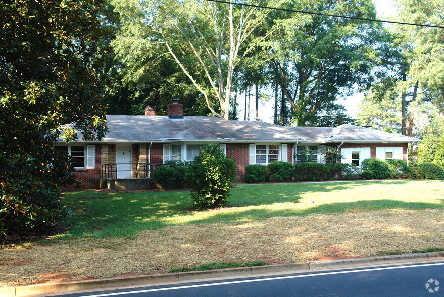 339 Johnson Ferry Rd NE, Atlanta, GA à louer - Photo de l’immeuble – Image 2 sur 5