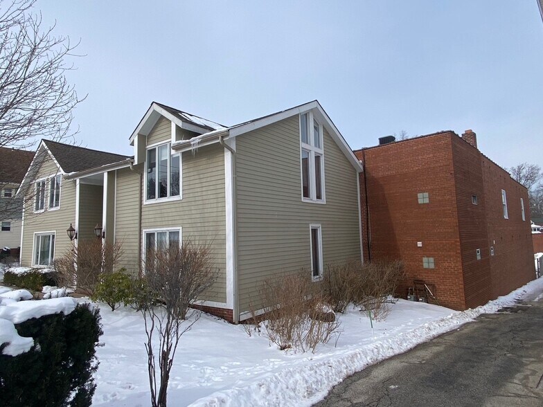 20234 Detroit Rd, Rocky River, OH à vendre - Photo de l’immeuble – Image 2 sur 11