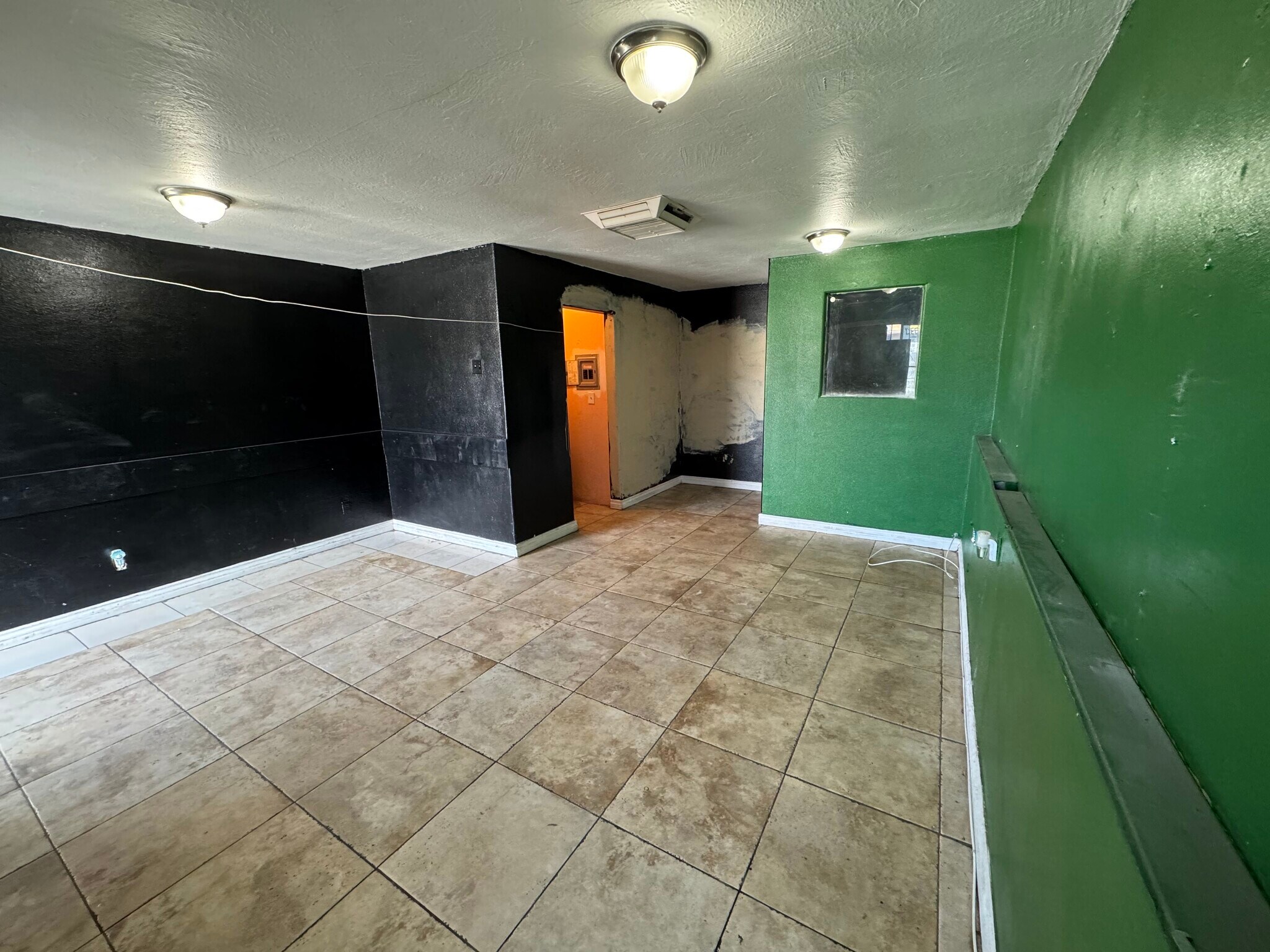 1655-1657 W Base Line St, San Bernardino, CA à louer Photo intérieure– Image 1 sur 18