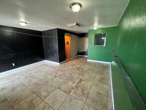 1655-1657 W Base Line St, San Bernardino, CA à louer Photo intérieure– Image 1 sur 18