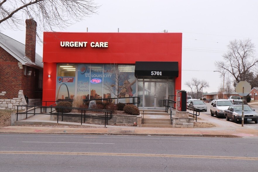 5701 Chippewa St, Saint Louis, MO à louer - Photo de l’immeuble – Image 3 sur 8