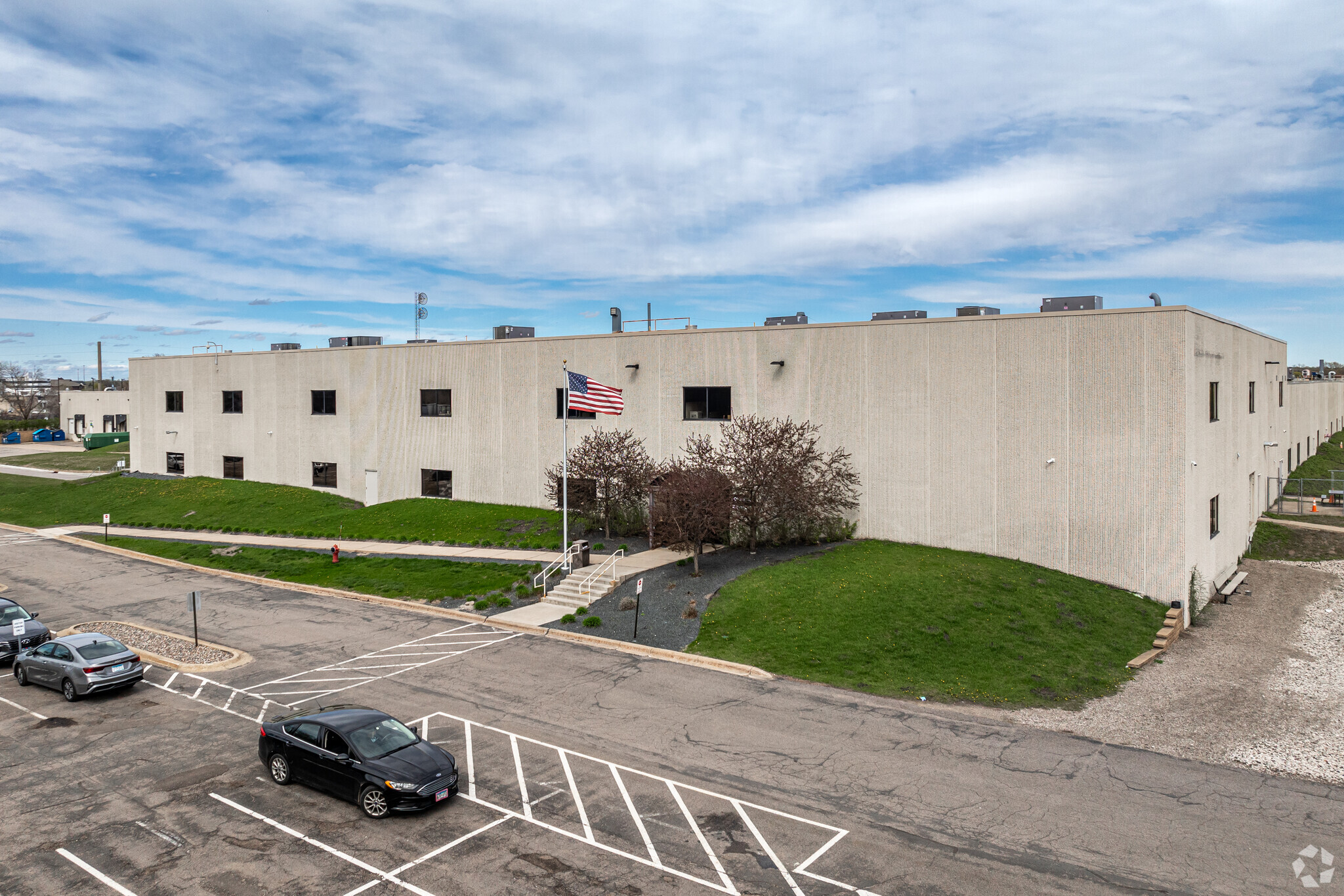 8840-8880 Evergreen Blvd NW, Coon Rapids, MN à louer Photo de l’immeuble– Image 1 sur 9
