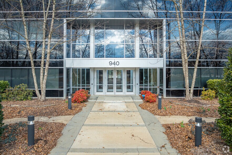 940 Ridgebrook Rd, Sparks, MD à louer - Photo de l’immeuble – Image 2 sur 7