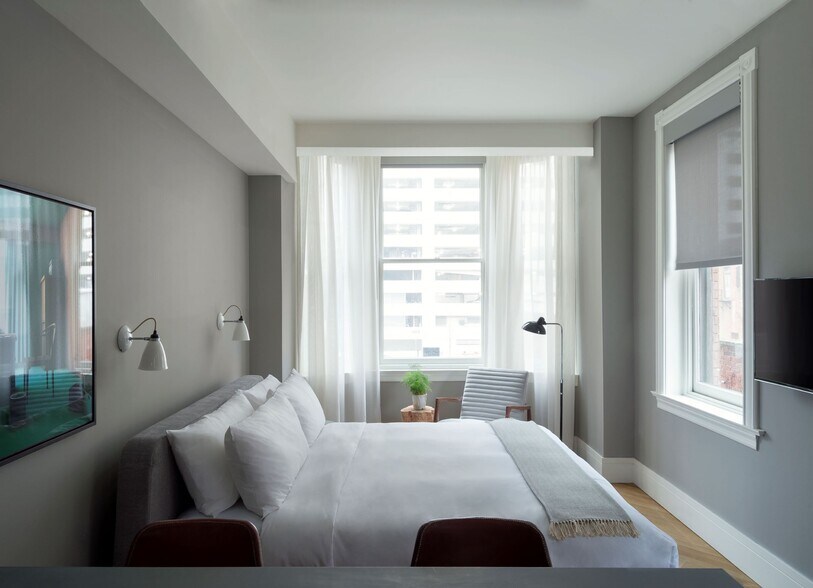 1831 Chestnut St, Philadelphia, PA à louer - Photo de l’immeuble – Image 3 sur 7