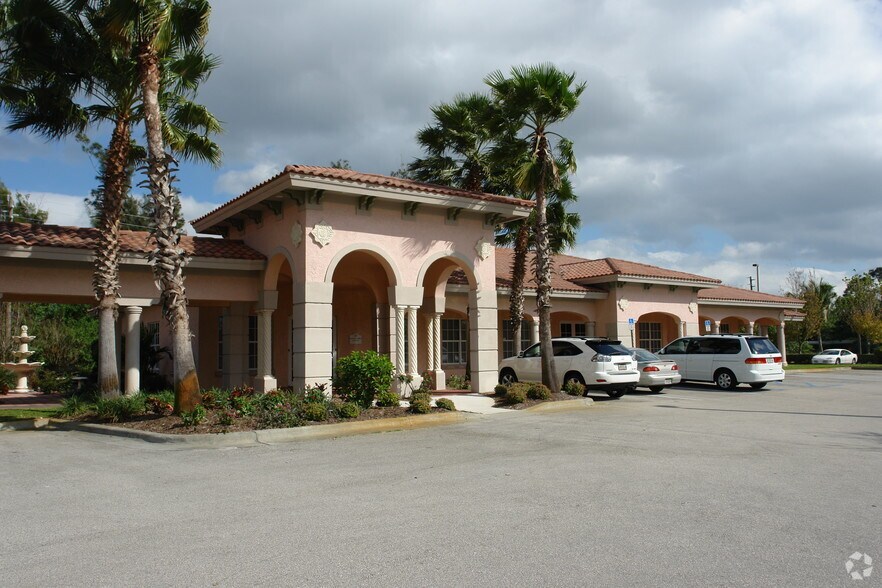 3515 SE Willoughby Blvd, Stuart, FL à louer - Photo principale – Image 2 sur 6
