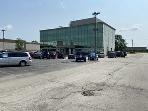 70 Meadowview Ctr, Kankakee, IL à louer Photo de l’immeuble– Image 1 sur 1