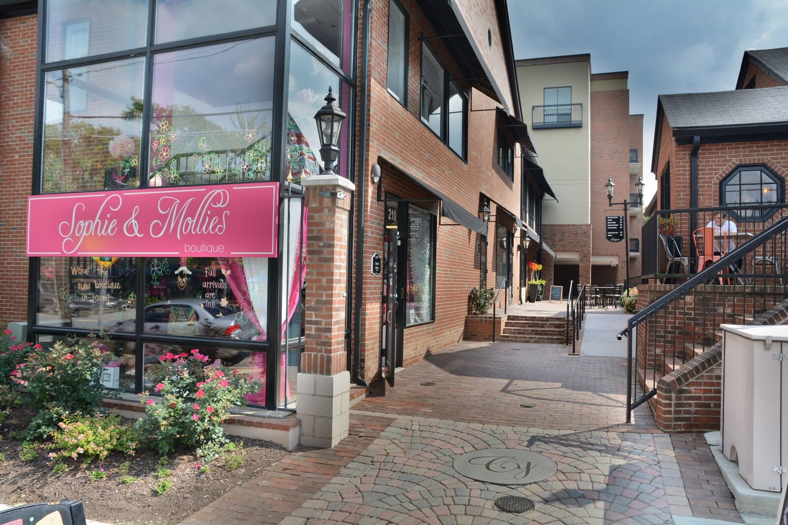 431 W Franklin St, Chapel Hill, NC à louer Photo de l’immeuble– Image 1 sur 13
