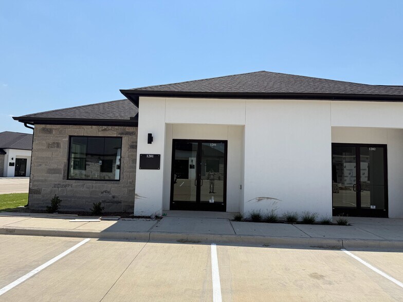 6000 Alma Rd, McKinney, TX à louer - Photo de l’immeuble – Image 2 sur 37