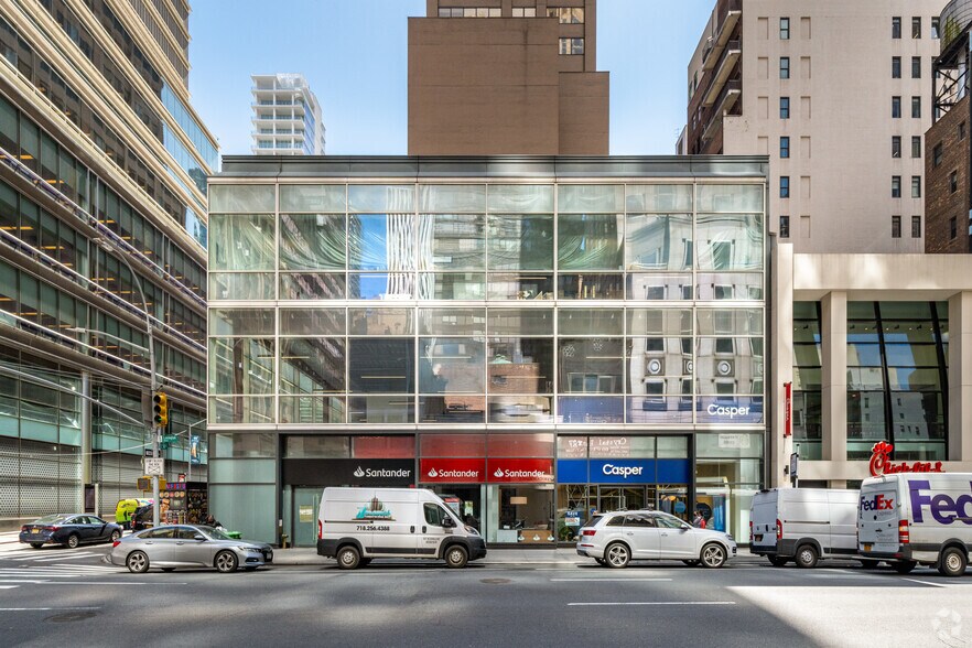 715 Lexington Ave, New York, NY à louer - Photo de l’immeuble – Image 2 sur 12