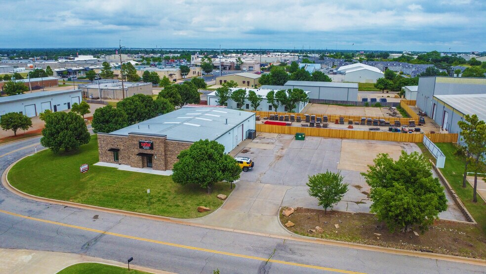 8200 Glade Ave, Oklahoma City, OK à louer - Photo de l’immeuble – Image 3 sur 3