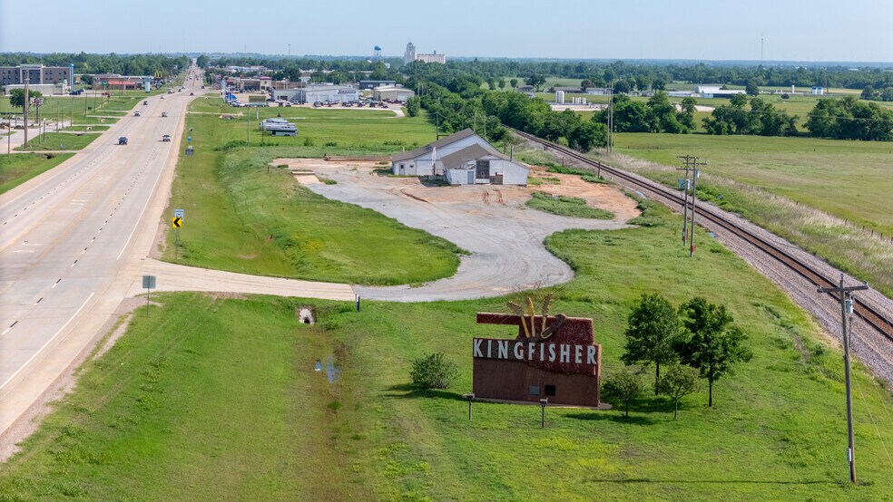 2305 Main st, Kingfisher, OK à vendre - Photo principale – Image 2 sur 19