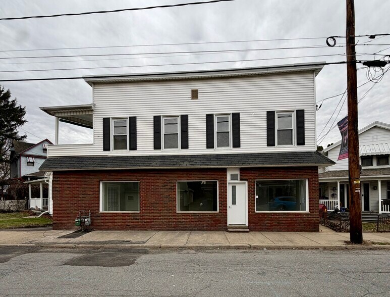146 Chestnut St, Dunmore, PA à louer - Photo principale – Image 1 sur 1