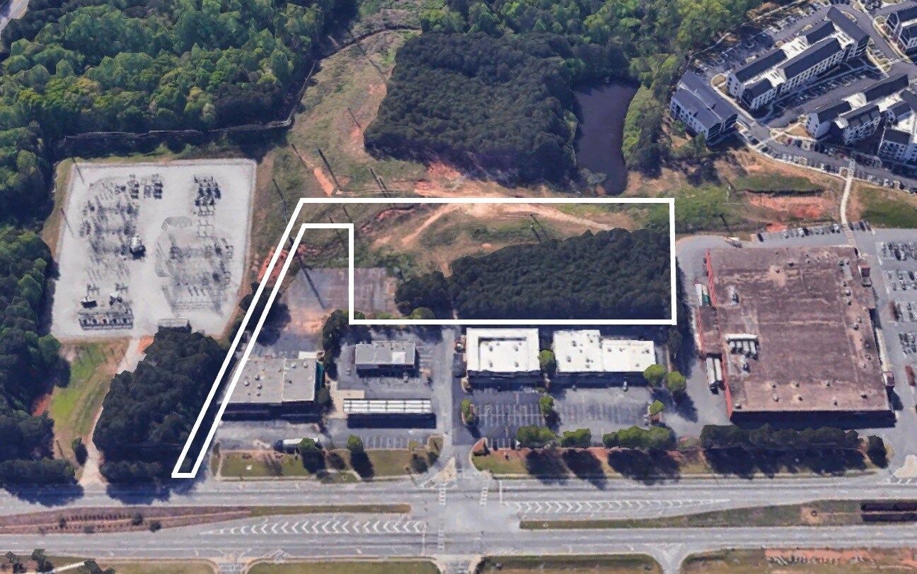 320 Peachtree Industrial Boulevard, Suwanee, GA à vendre Photo principale– Image 1 sur 4