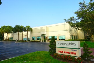 Plus de détails pour 1432 E Newport Center Dr, Deerfield Beach, FL - Industriel/Logistique à louer