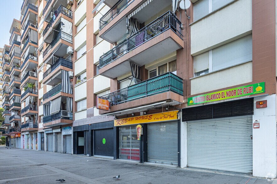 Immeuble residentiel dans Rubí, Barcelona à vendre - Photo de l’immeuble – Image 3 sur 5