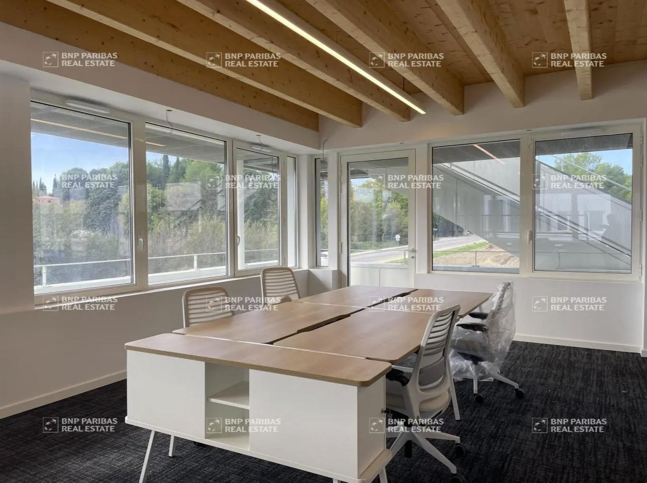 Bureau dans Ventabren à louer Photo intérieure– Image 1 sur 6